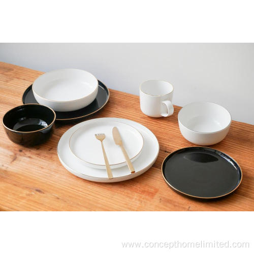 Porcelain dinnerware set with real gold decal